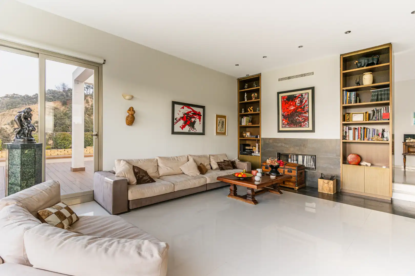 Sala d'estar de Casa o xalet en venda en Las Rozas de Madrid amb Aire condicionat, Calefacció i Jardí privat
