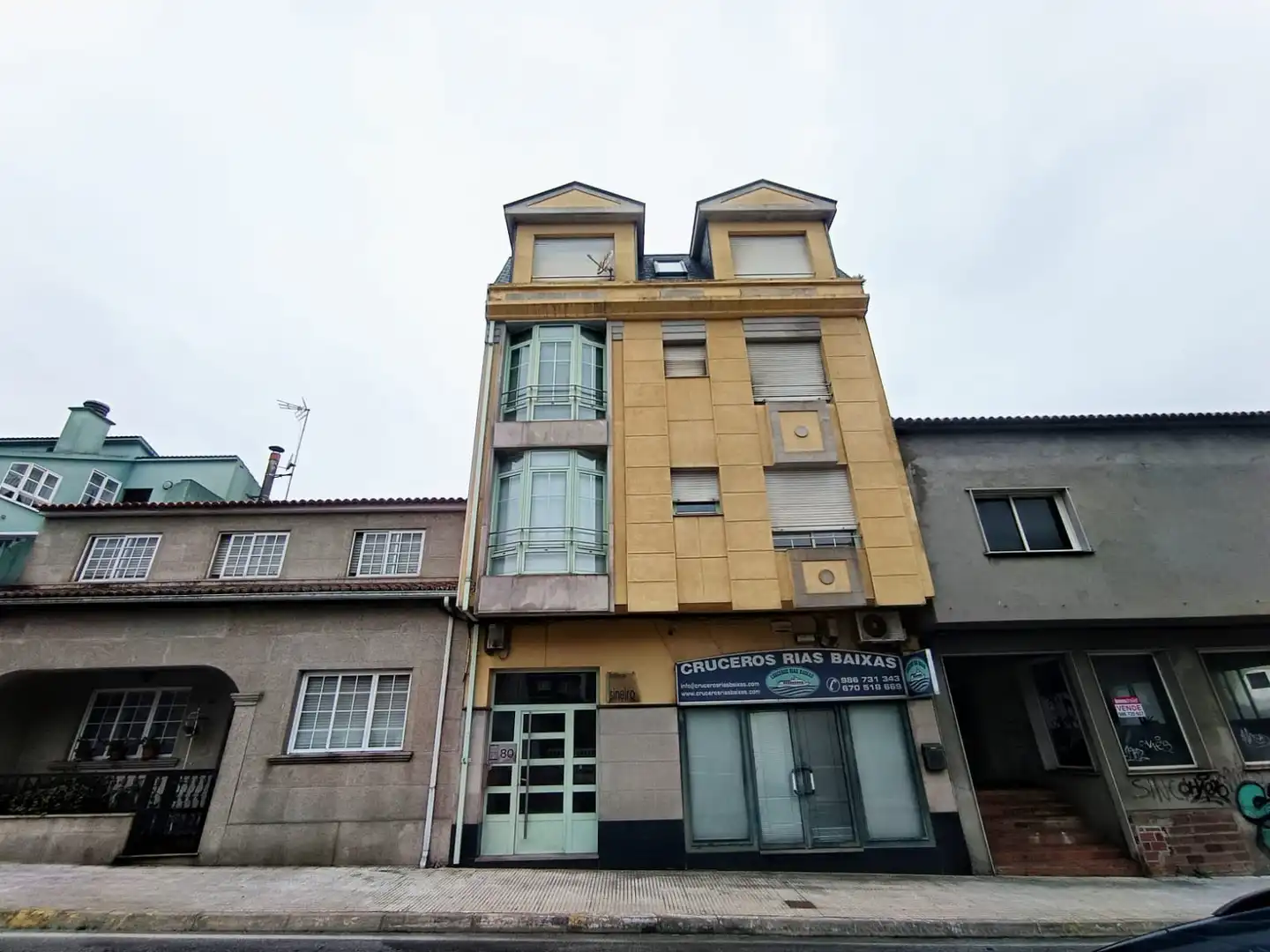 Vista exterior de Piso en venta en O Grove  , Pontevedra