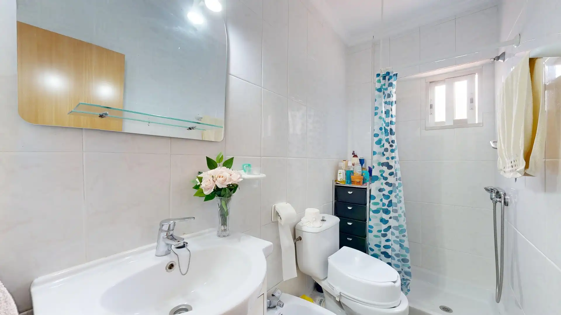 Baño de Piso en venta en Valencia con Calefacción y Balcón