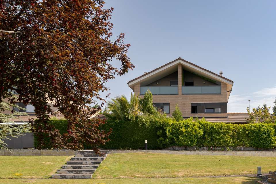 Exterior view of Single-family semi-detached for sale in Iza / Itza  with Heating, Private garden and Terrace