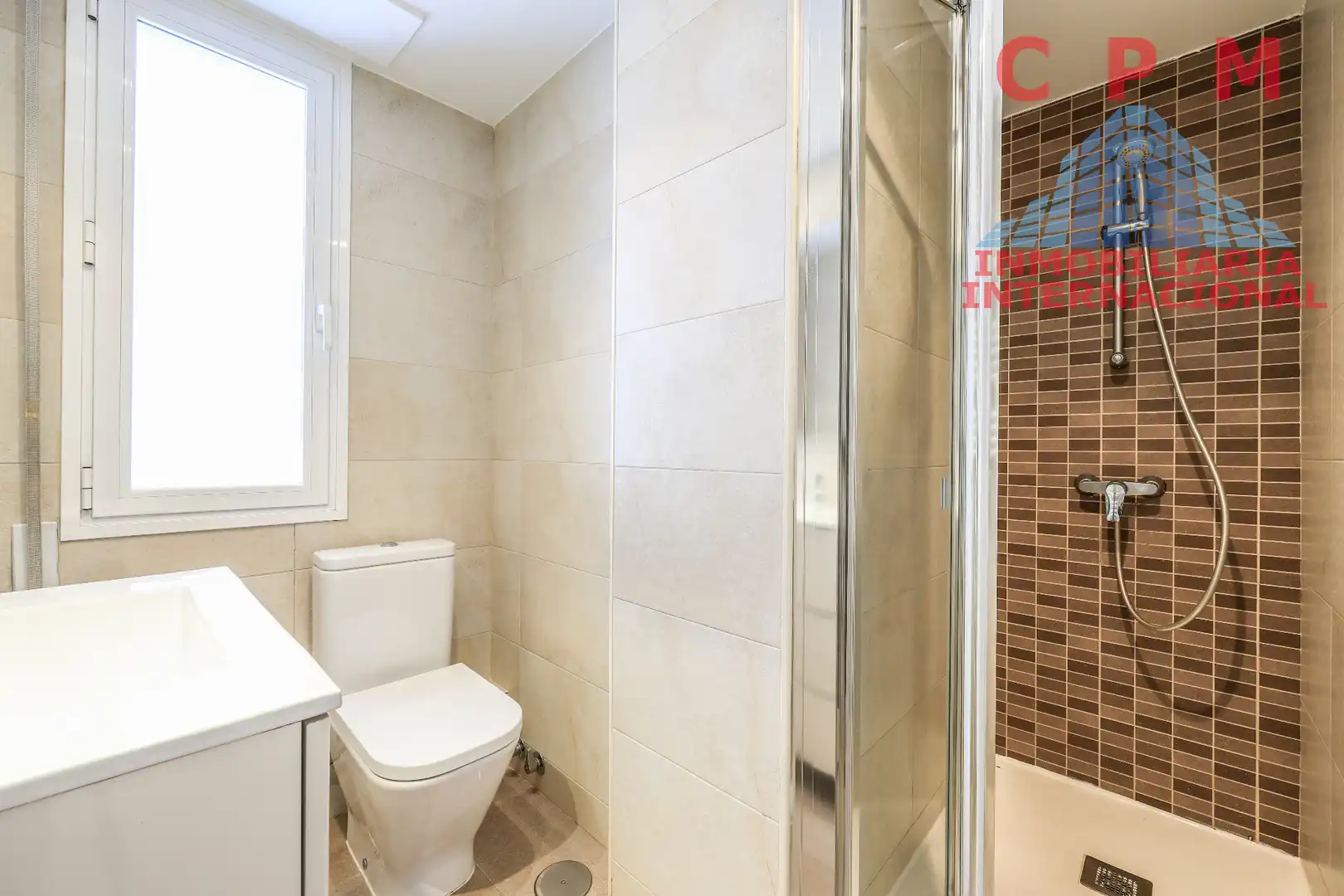 Badezimmer von Wohnung zur Miete in Madrid mit Klimaanlage, Heizung und Abstellraum