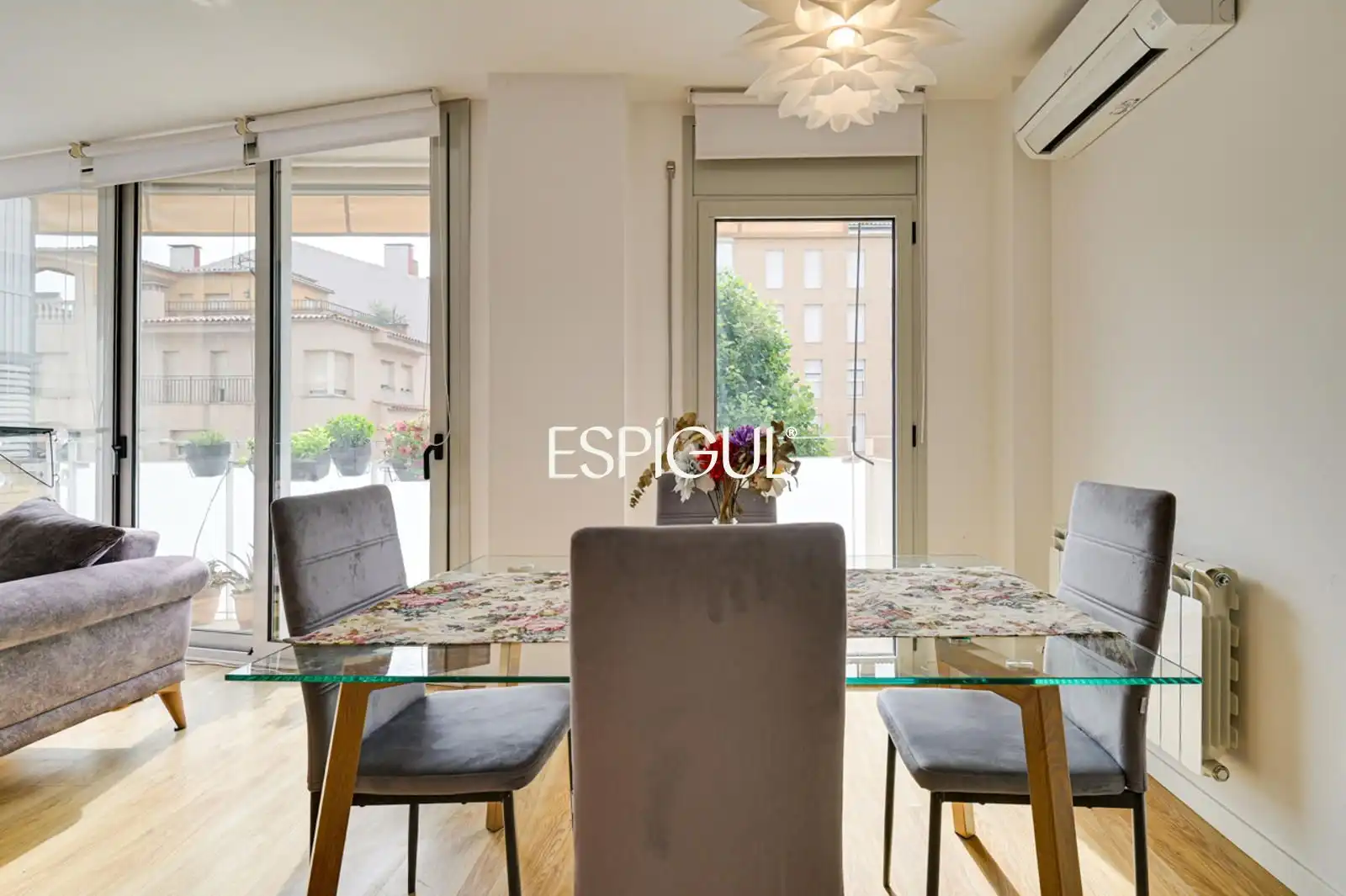 Comedor de Piso en venta en Girona con Aire acondicionado, Parquet y Trastero