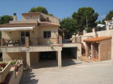 Villa avec balcon à vendre à Oliva pueblo