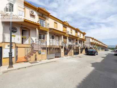Exterior view of Single-family semi-detached for sale in Cijuela  with Air Conditioner, Heating and Swimming Pool