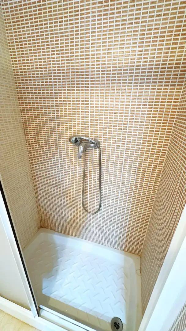Baño de Apartamento en venta en Gandia con Amueblado, Balcón y Piscina comunitaria