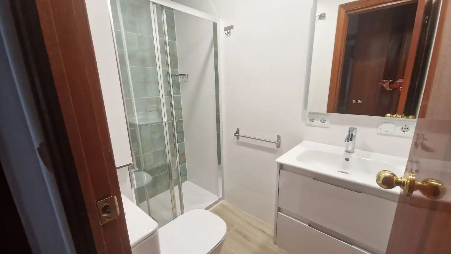 Bathroom of Flat for rent in Jaén  with Air Conditioner, Heating and Terrace