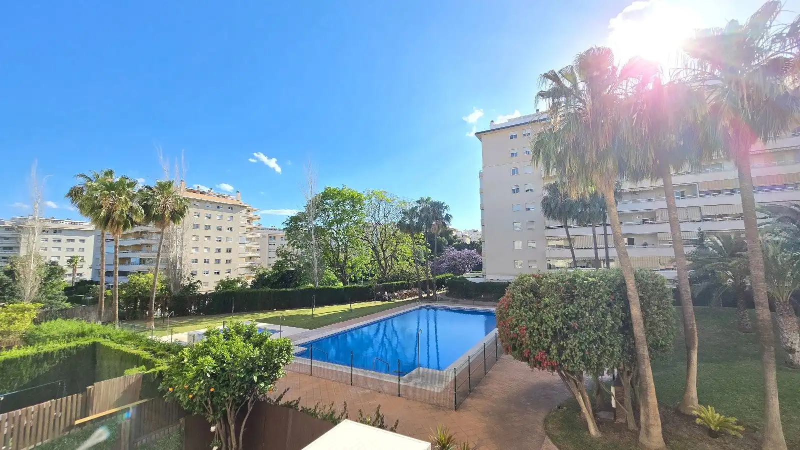 Vista exterior de Piso en venta en Benalmádena con Aire acondicionado, Calefacción y Terraza