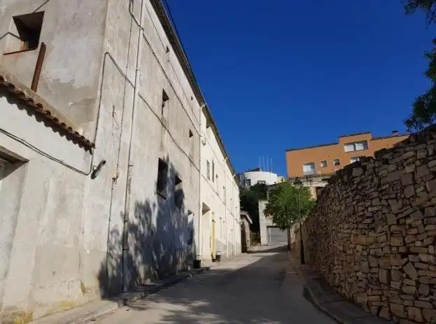 Außenansicht von Fabrik Grundstücke zum Verkauf in Orpí