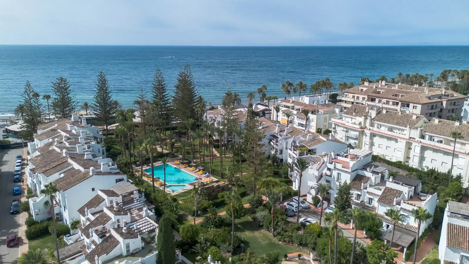 Exterior view of Attic for sale in Marbella  with Air Conditioner, Terrace and Swimming Pool