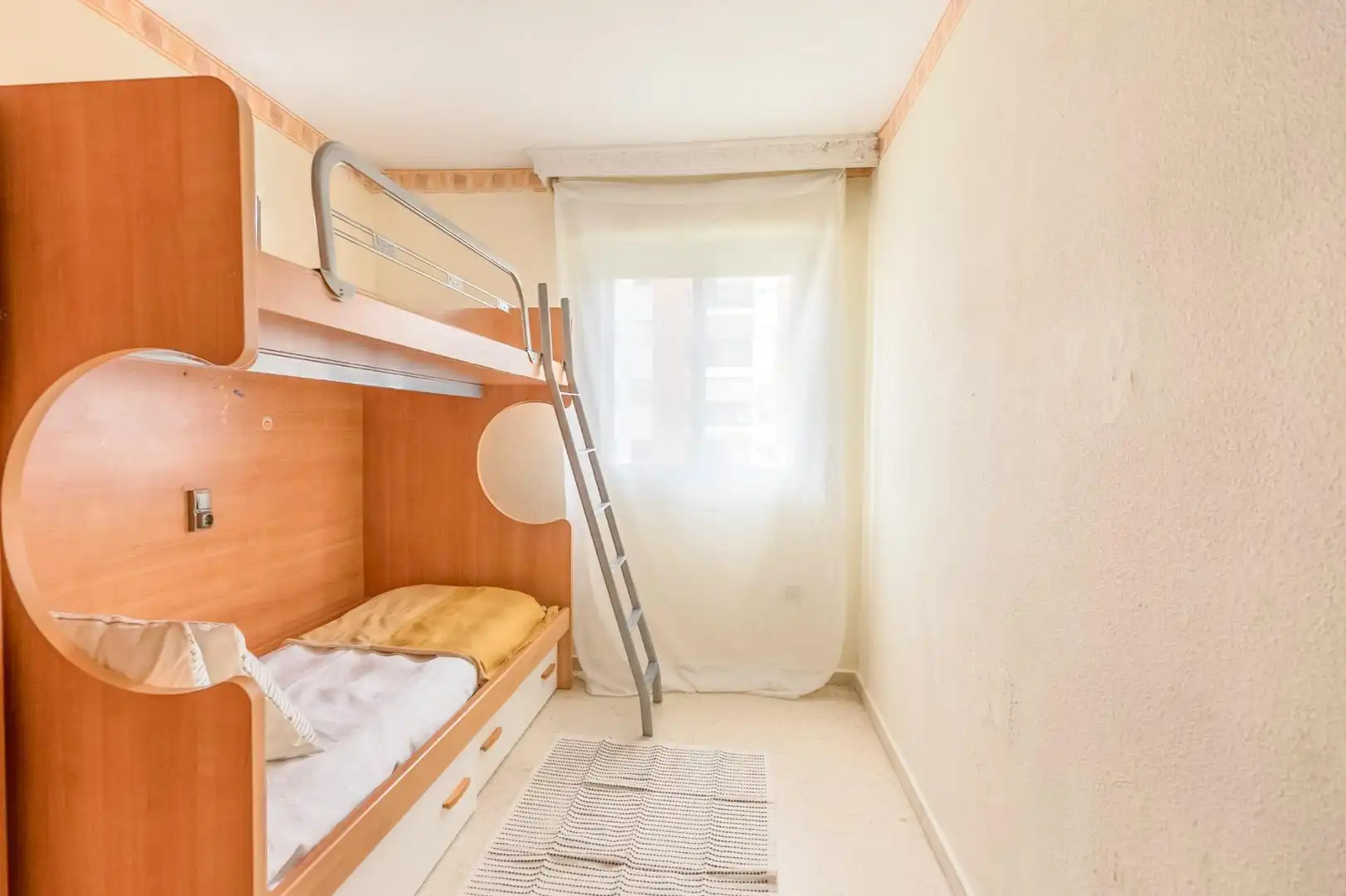 Habitación de Piso en venta en Benalmádena con Aire acondicionado, Jardín privado y Terraza