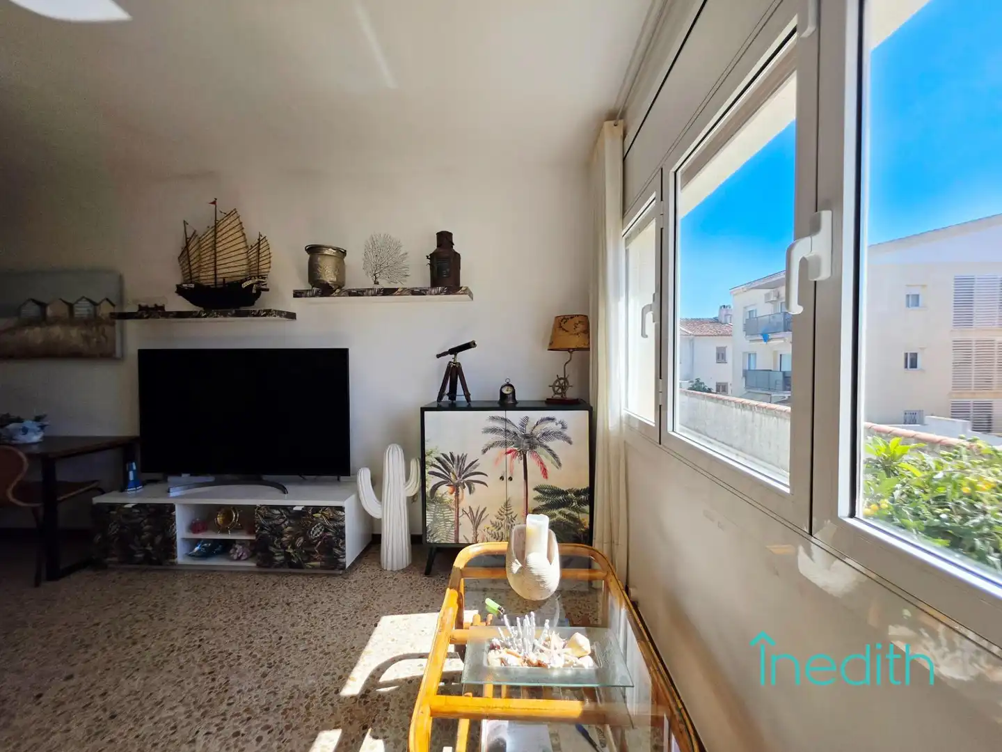 Sala d'estar de Apartament en venda en Cubelles amb Terrassa, Moblat i Balcó