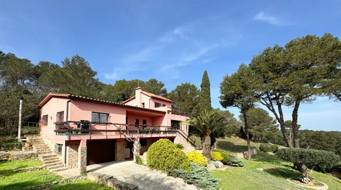 Venta villa con vistas al mar en Begur.