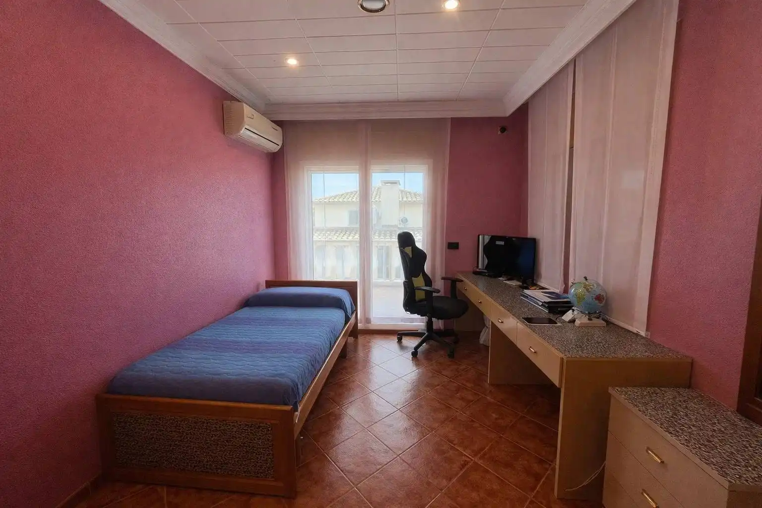 Dormitori de Casa o xalet en venda en Empuriabrava amb Aire condicionat, Calefacció i Jardí privat