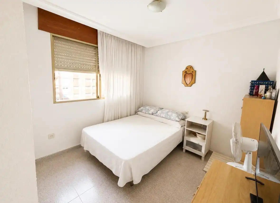 Dormitori de Pis en venda en Murcia amb Aire condicionat i Terrassa