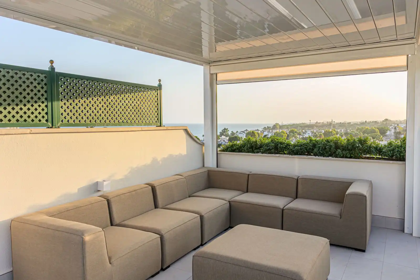 Terrasse von Dachboden zur Miete in Marbella mit Klimaanlage, Möbliert und Fernseher