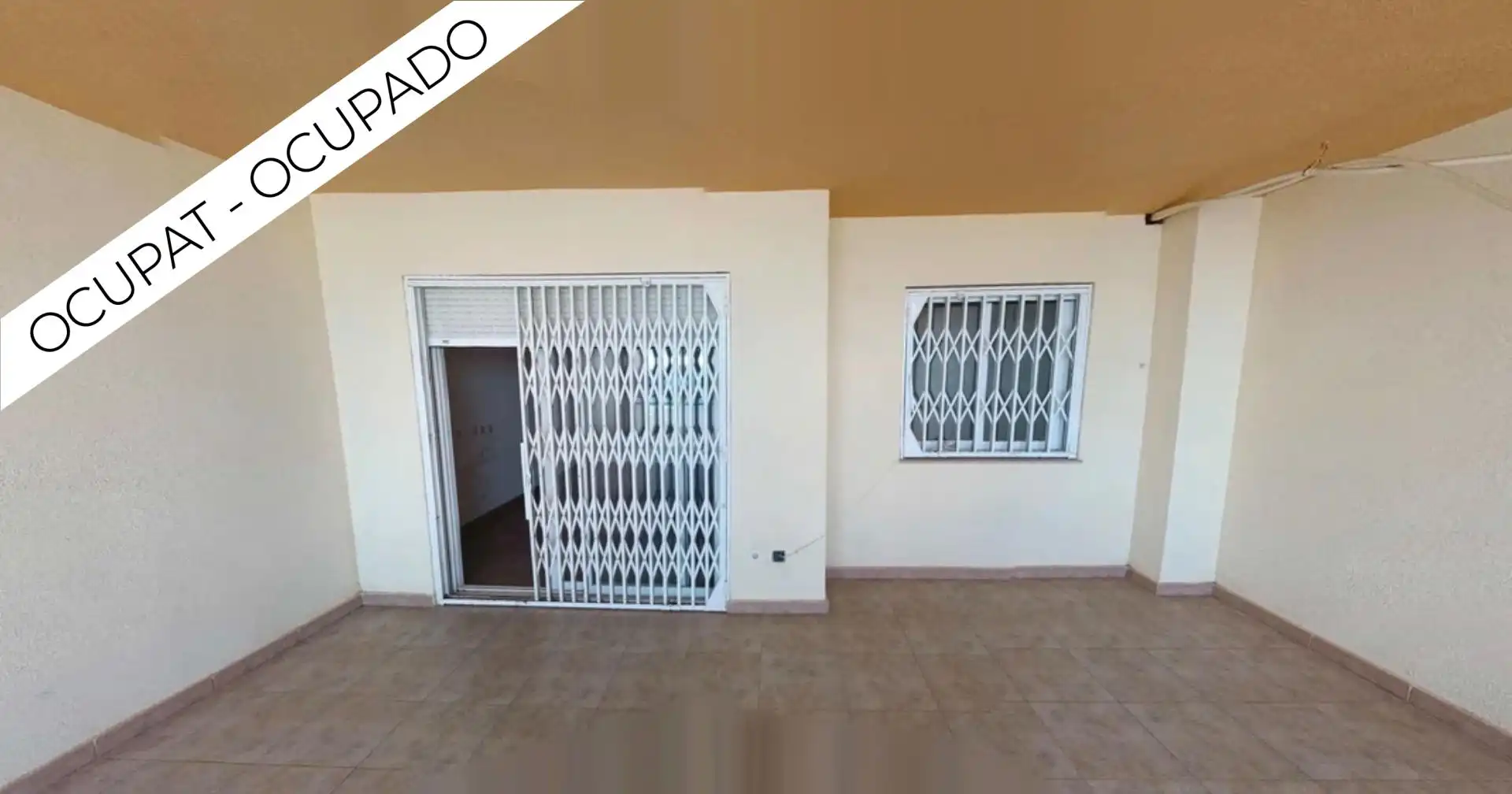 Vista exterior de Planta baixa en venda en Montcada i Reixac amb Balcó