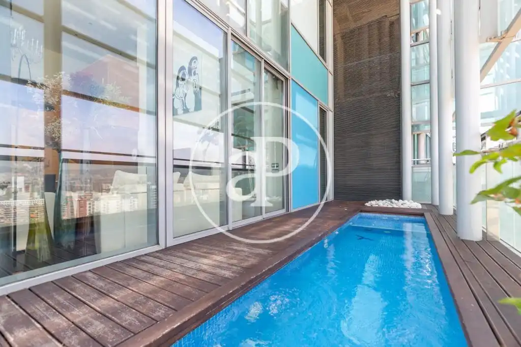 Piscina de Ático en venta en Barcelona con Aire acondicionado, Calefacción y Terraza