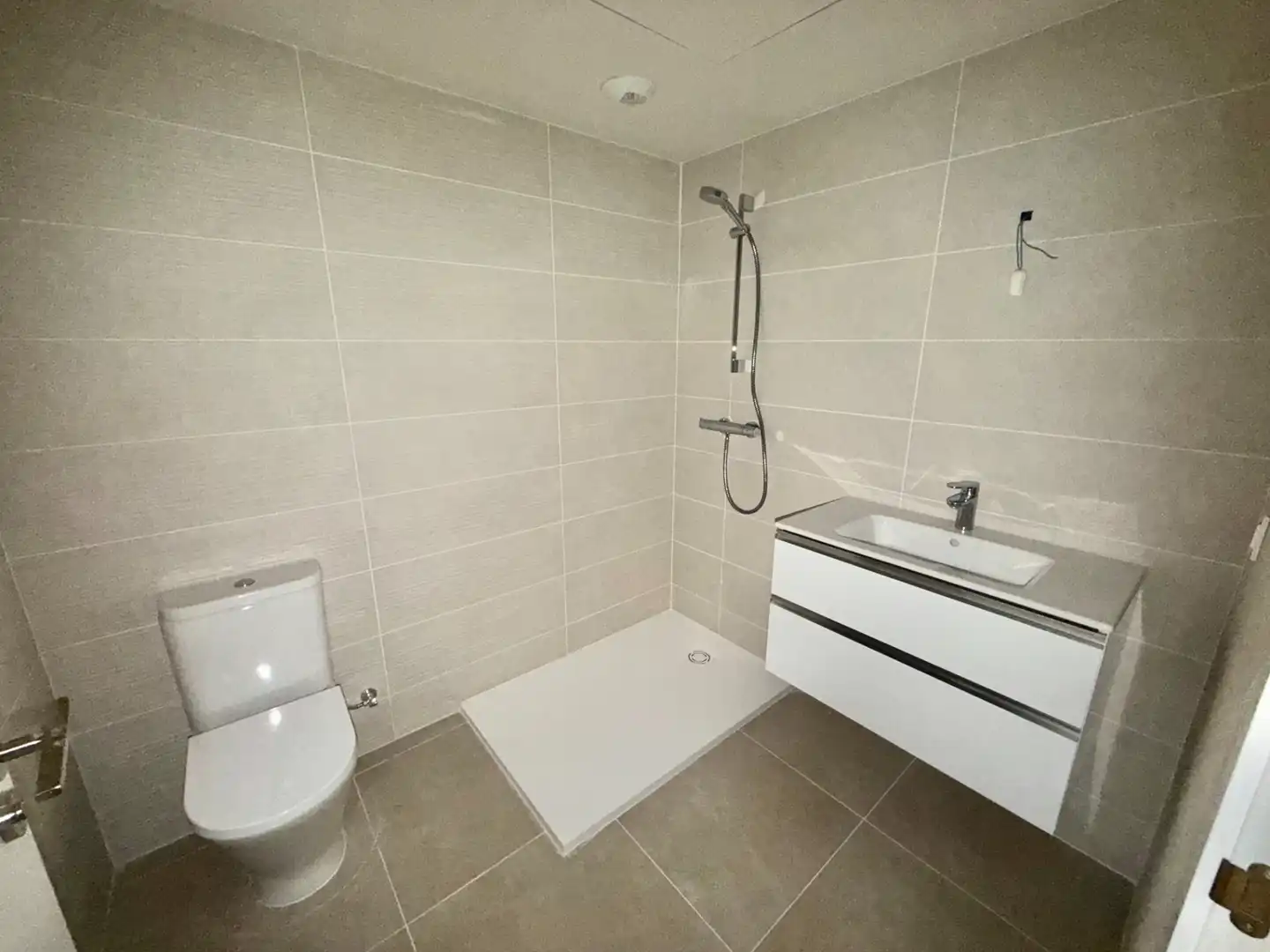 Bathroom of Flat for sale in Valencia  with Air Conditioner, Parquet flooring and Terrace