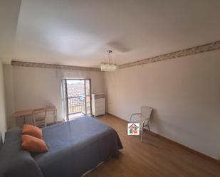 Bedroom of Flat to share in Salamanca Capital  with Balcony