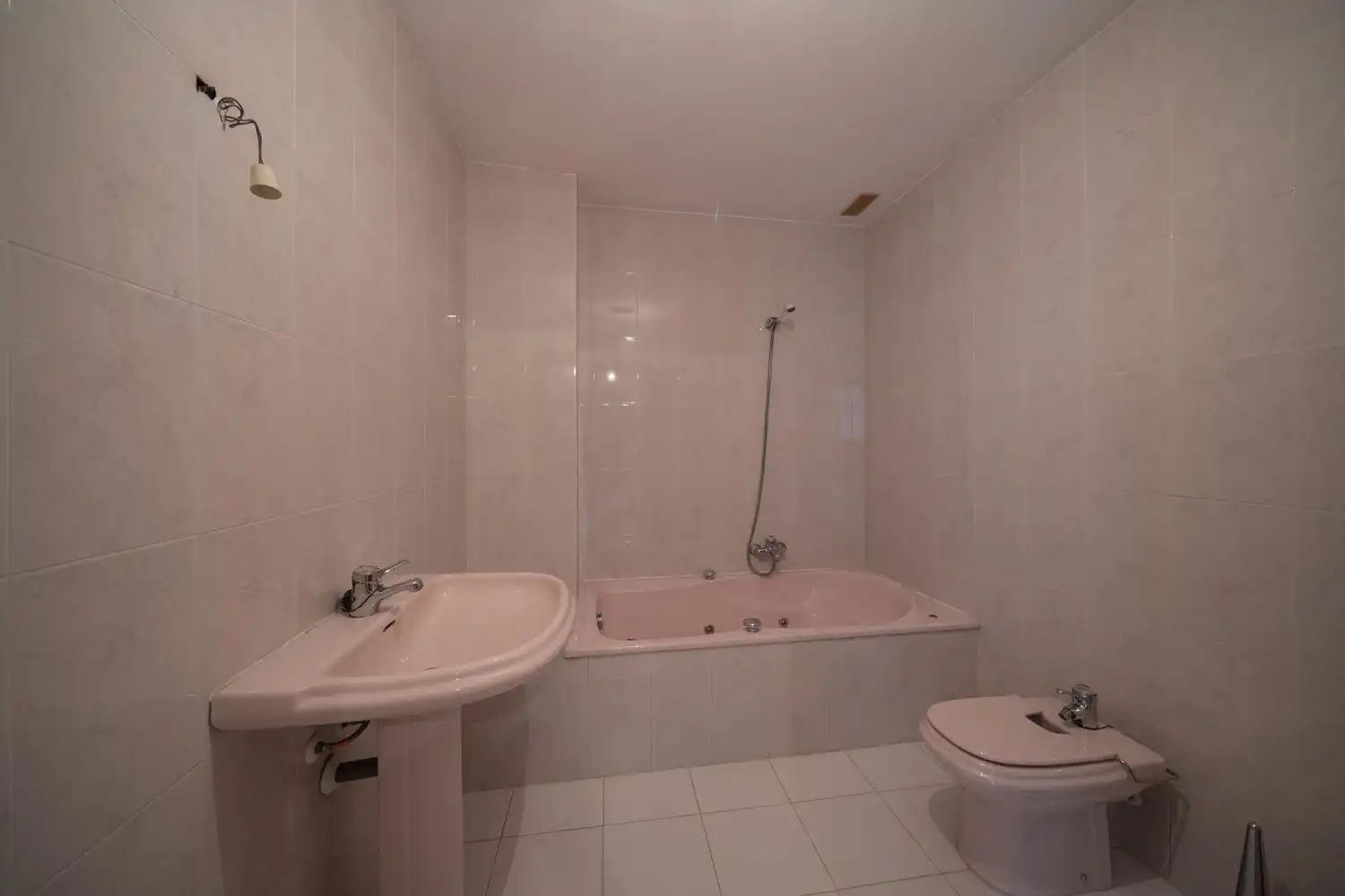 Baño de Ático en venta en Motril con Aire acondicionado y Balcón
