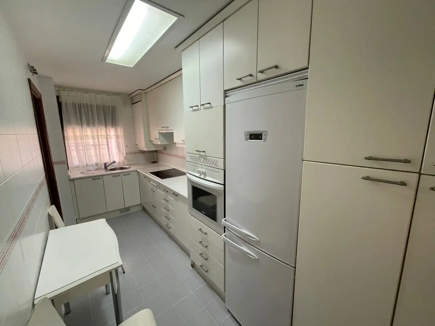 Cocina de Piso de alquiler en Alcalá de Henares con Calefacción, Parquet y Amueblado