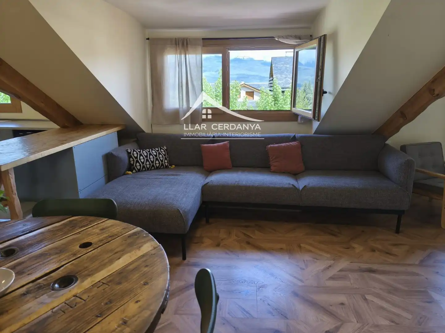 Sala d'estar de Àtic en venda en Alp