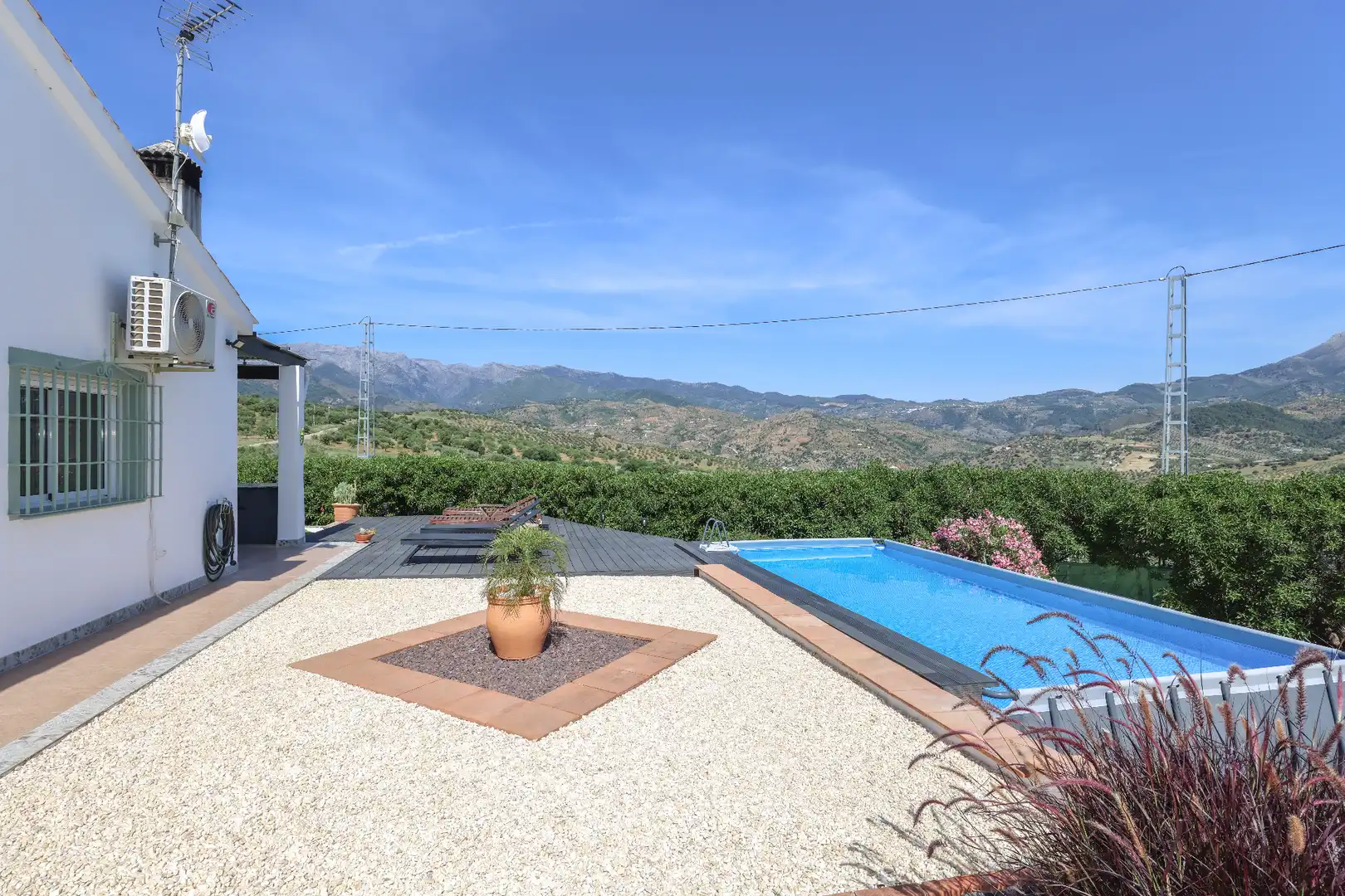 Terrassa de Casa o xalet en venda en Tolox amb Aire condicionat, Jardí privat i Traster