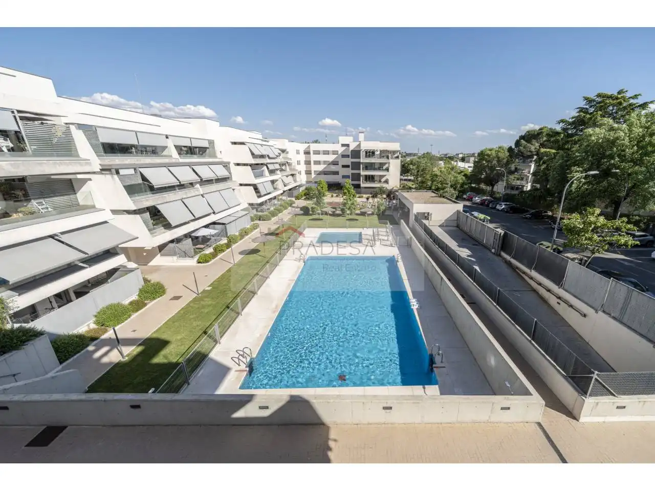 Piscina de Pis en venda en Collado Villalba amb Calefacció, Terrassa i Traster