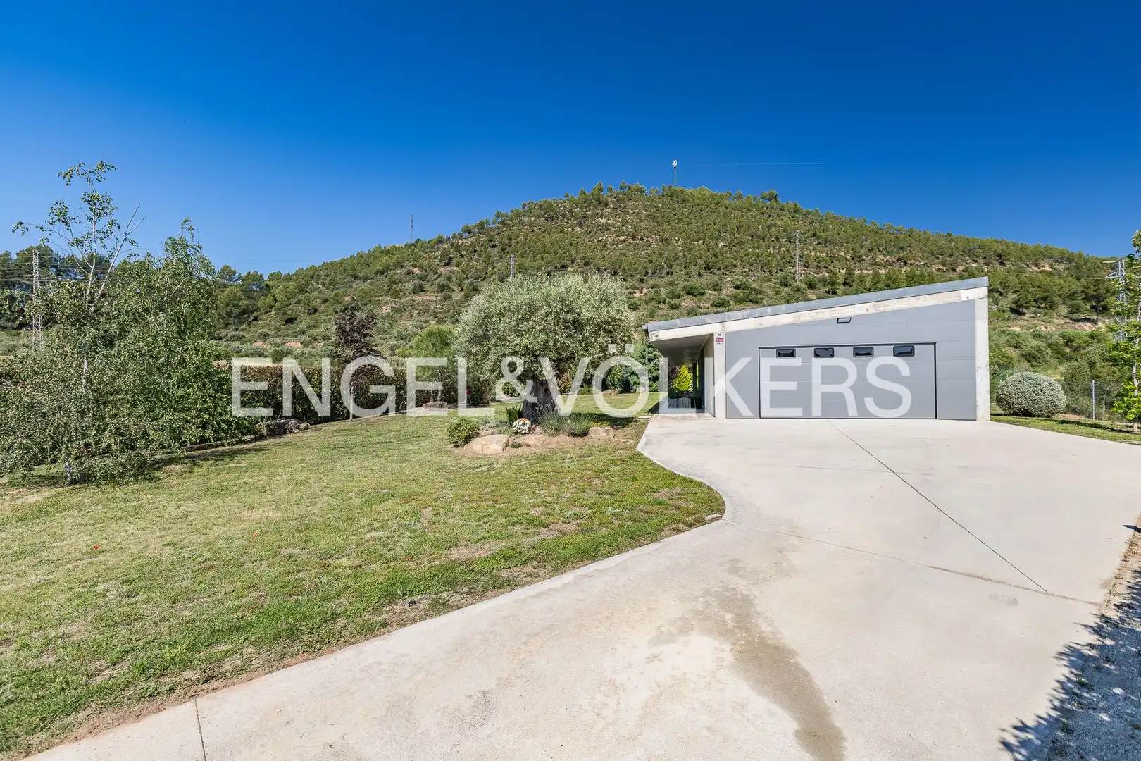 Vista exterior de Casa o xalet en venda en Callús amb Calefacció, Jardí privat i Terrassa