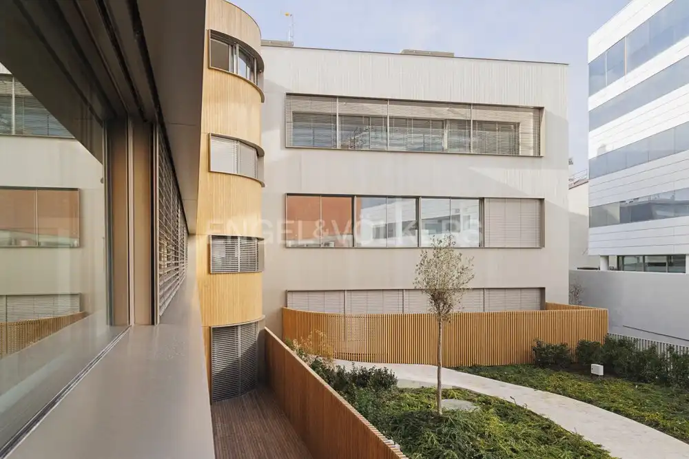 Vista exterior de Piso de alquiler en Madrid con Aire acondicionado, Calefacción y Trastero
