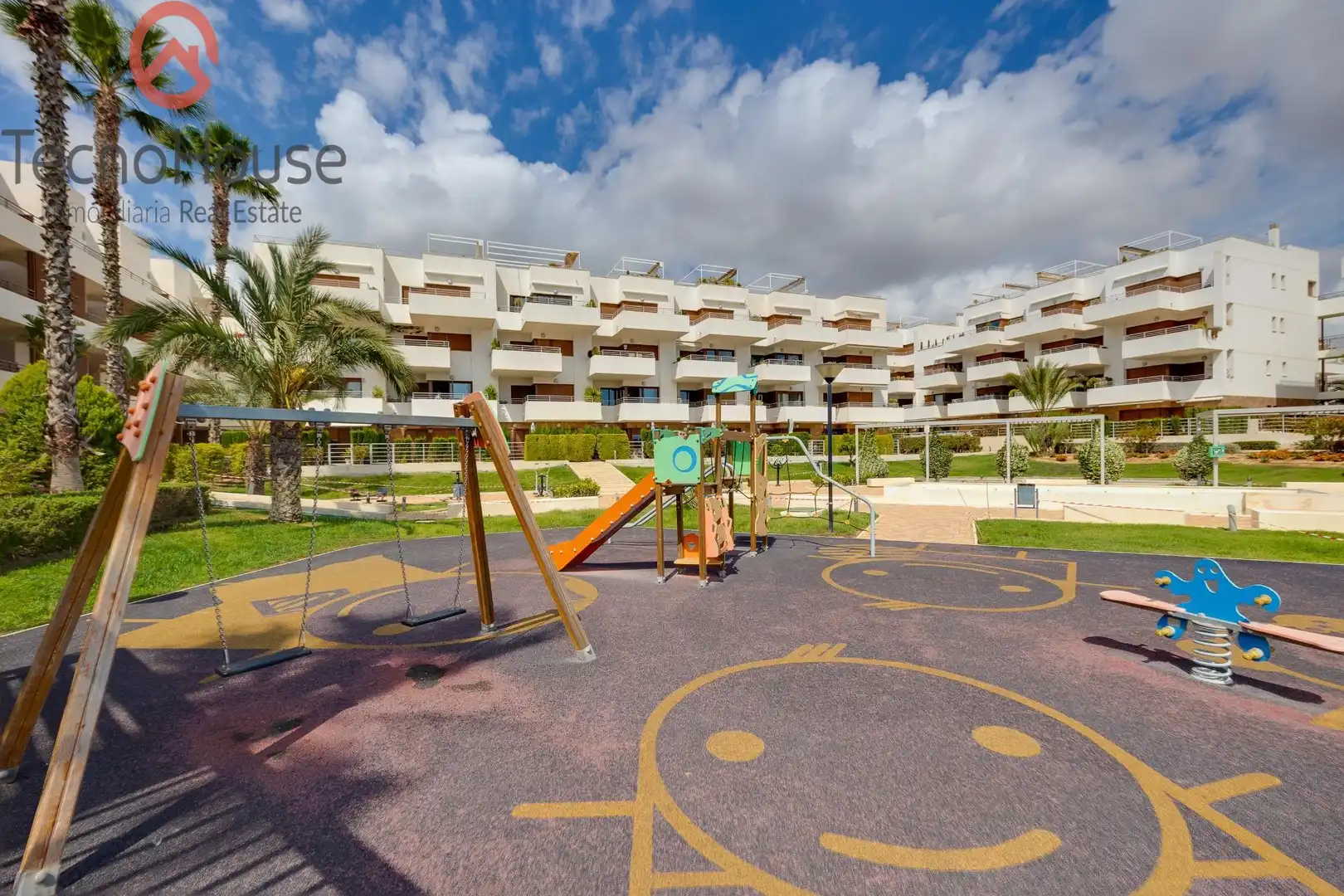 Vista exterior de Apartament en venda en Orihuela amb Aire condicionat, Calefacció i Jardí privat
