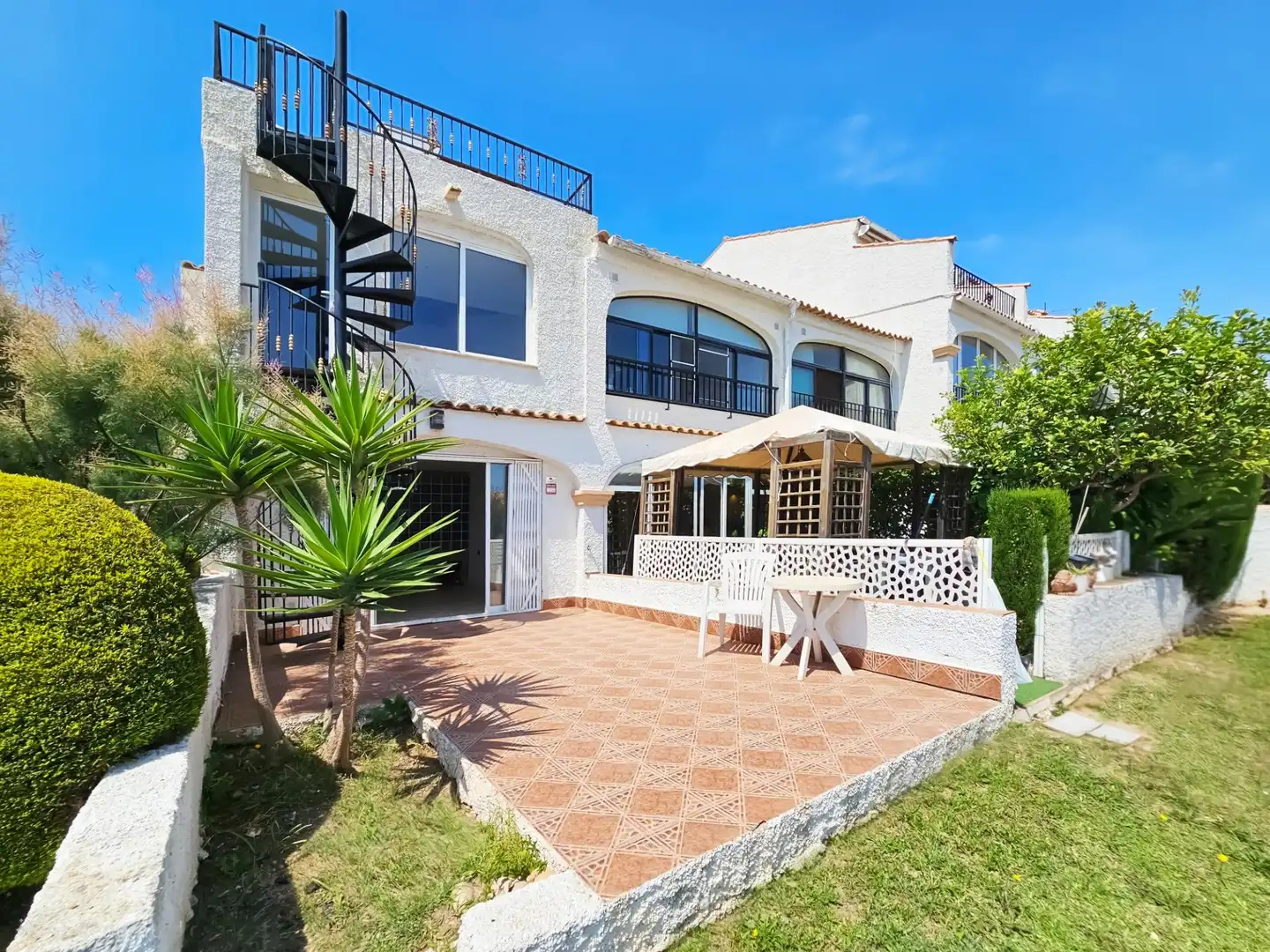 Jardí de Casa o xalet en venda en Santa Pola amb Terrassa, Jacuzzi i Piscina comunitària