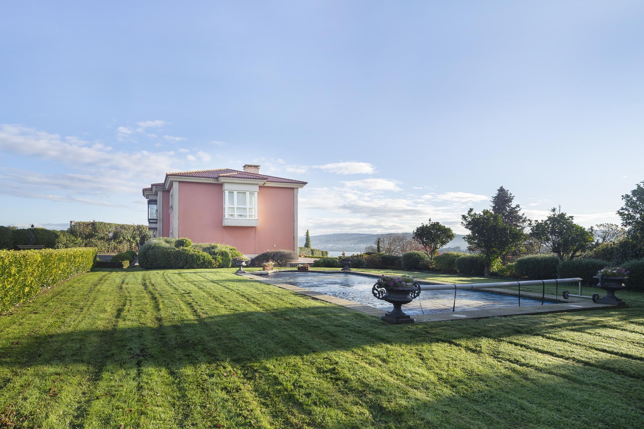 Garden of House or chalet for sale in Bergondo  with Air Conditioner, Heating and Private garden