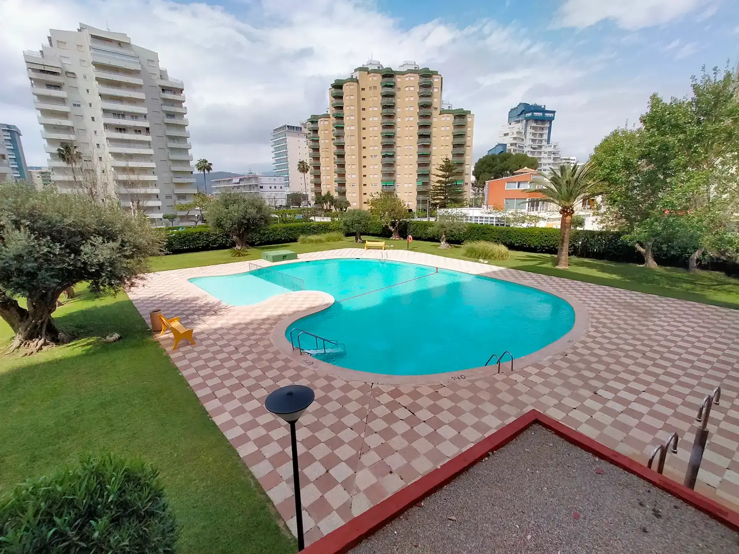 Piscina de Apartamento en venta en Gandia con Aire acondicionado, Terraza y Amueblado