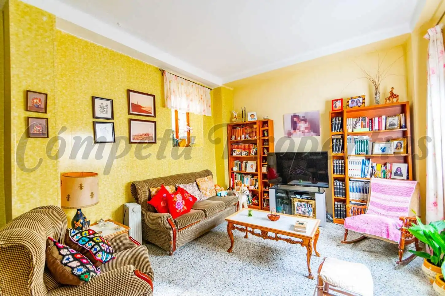 Sala d'estar de Casa o xalet en venda en Torrox amb Terrassa, Traster i Balcó