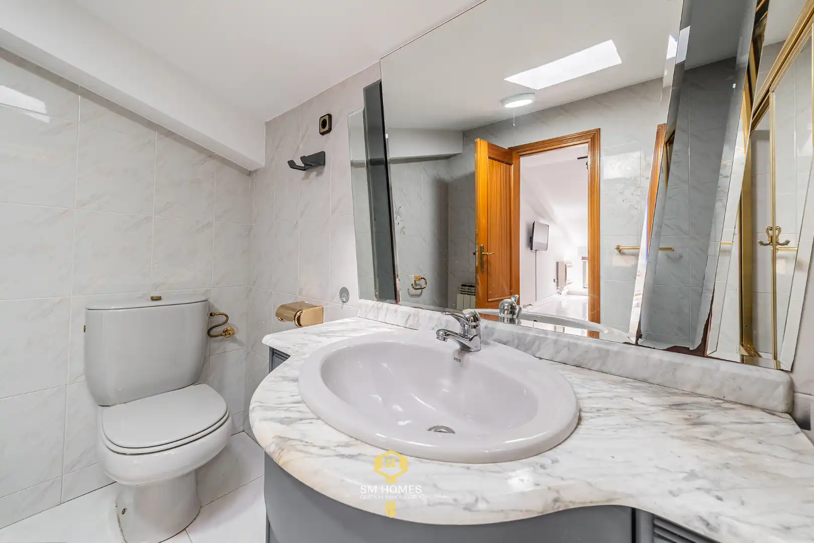 Bathroom of Attic for sale in San Fernando de Henares  with Air Conditioner, Heating and Terrace