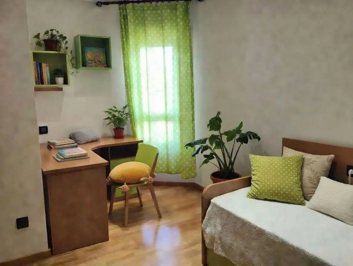 Bedroom of Attic for sale in Silla  with Air Conditioner, Heating and Parquet flooring