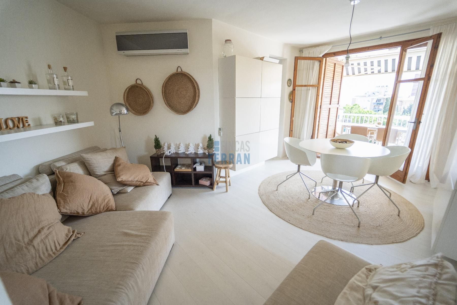 Dormitori de Apartament en venda en El Vendrell amb Aire condicionat, Parquet i Terrassa