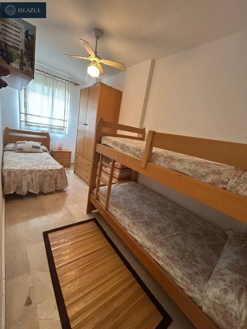 Dormitori de Casa adosada en venda en Isla Cristina amb Terrassa, Traster i Moblat