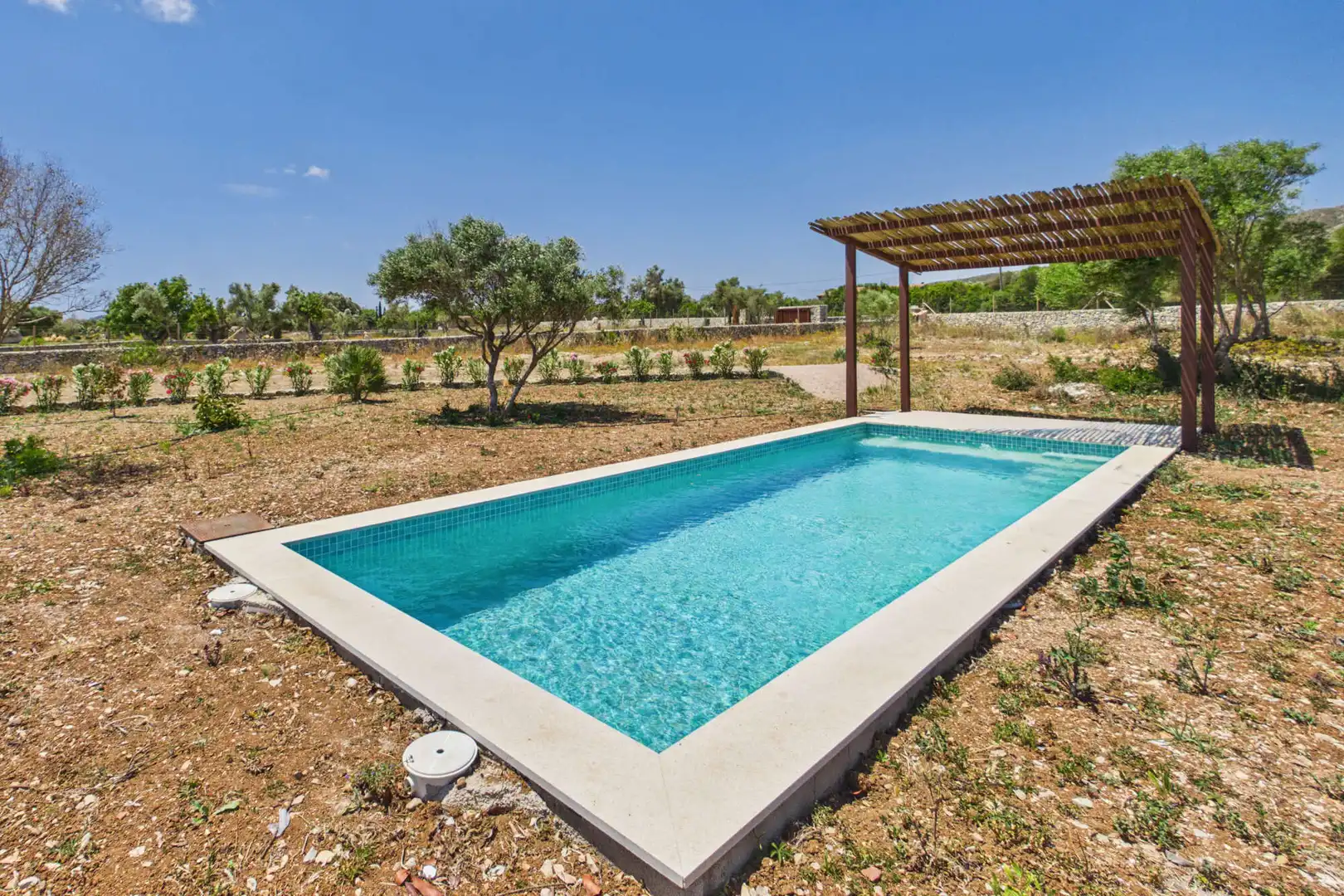 Swimming pool of Country homes for sale in Capdepera  with Air Conditioner, Heating and Parquet flooring