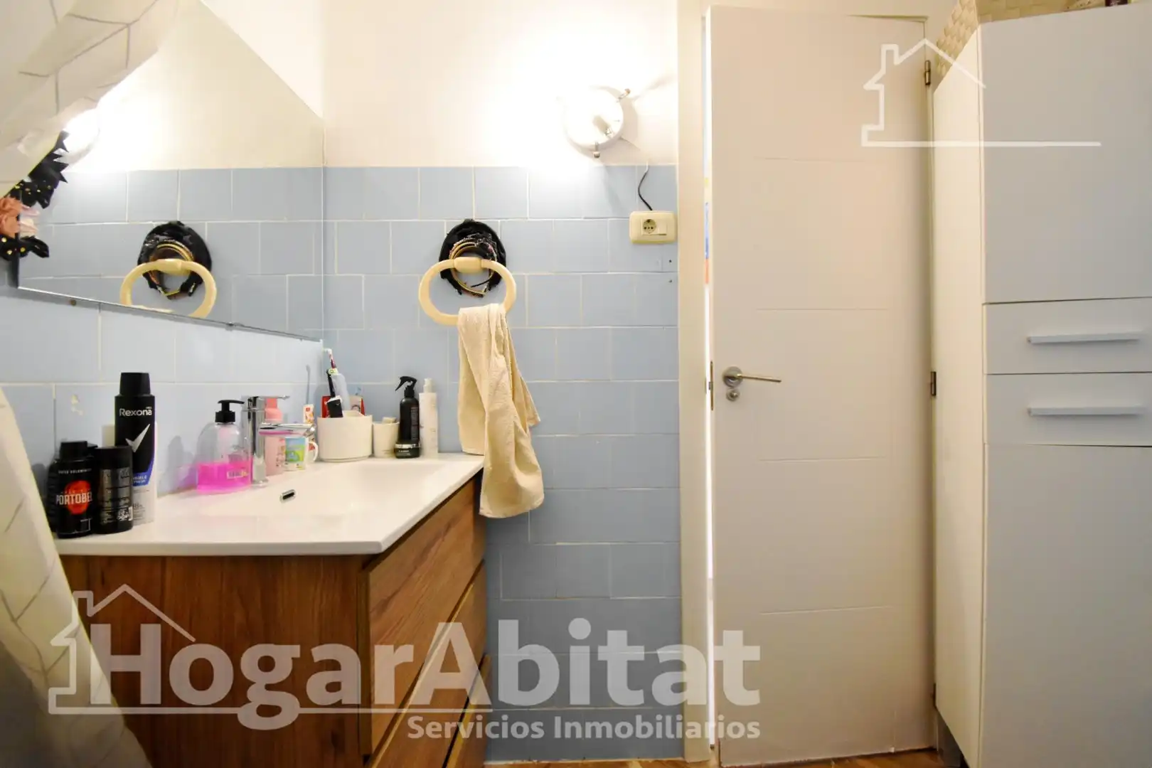 Badezimmer von Wohnung zum Verkauf in Oliva mit Parkett, Möbliert und Balkon
