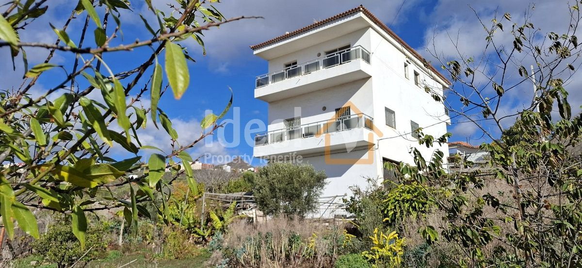 Vista exterior de Casa o chalet en venta en Arona con Jardín privado, Terraza y Trastero