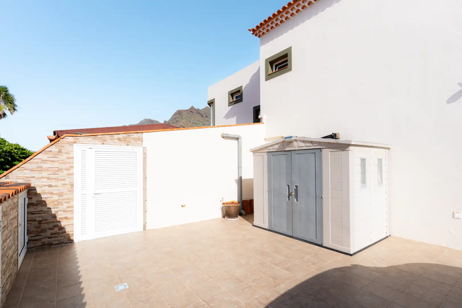 Vista exterior de Casa adosada en venda en San Cristóbal de la Laguna amb Aire condicionat, Jardí privat i Parquet