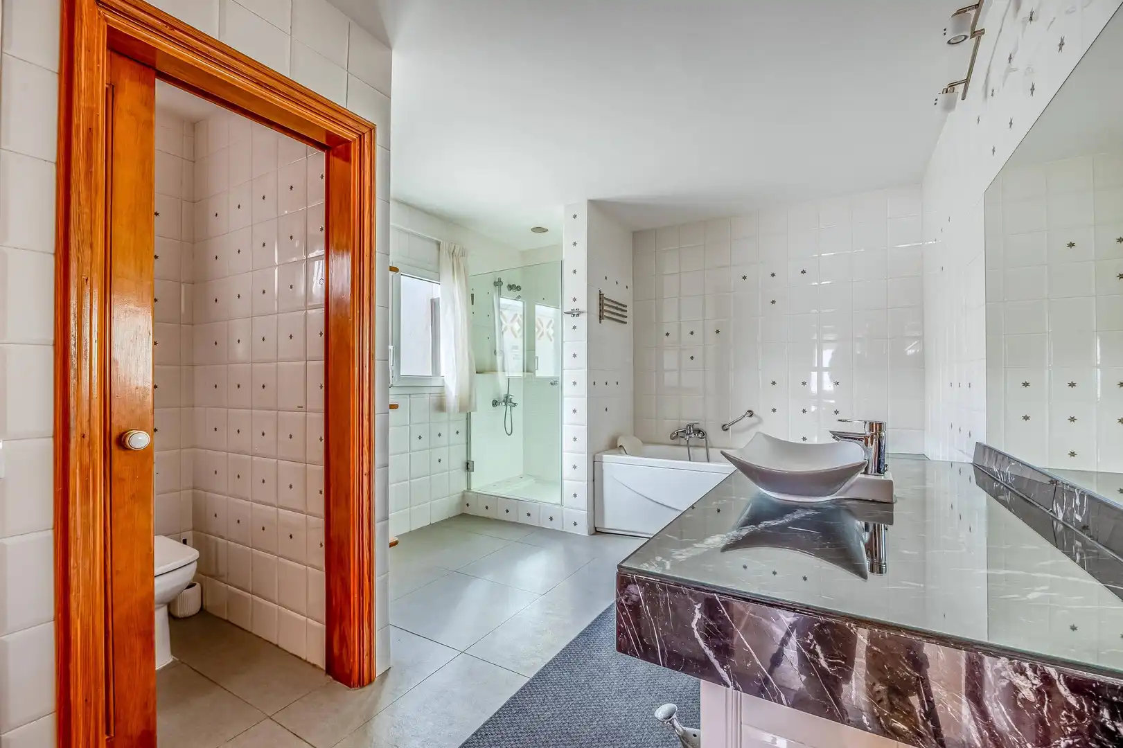 Bany de Casa o xalet en venda en Telde amb Aire condicionat, Jardí privat i Terrassa