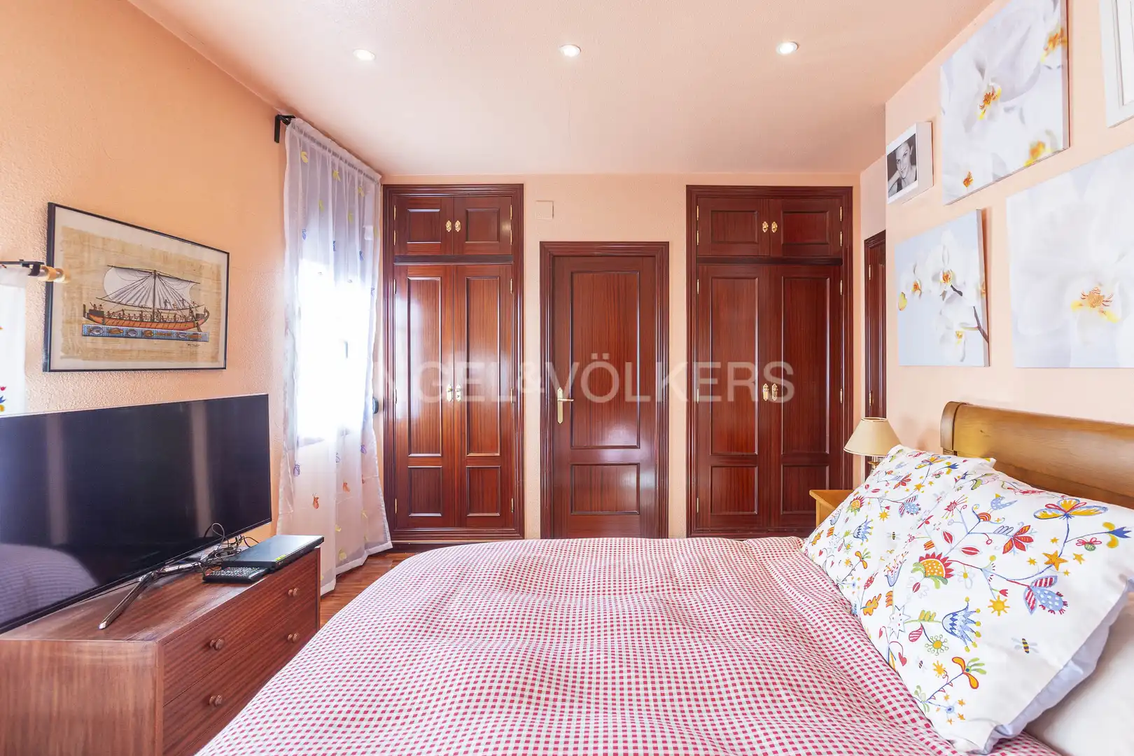 Habitación de Casa o chalet de alquiler en Pozuelo de Alarcón con Calefacción, Jardín privado y Parquet