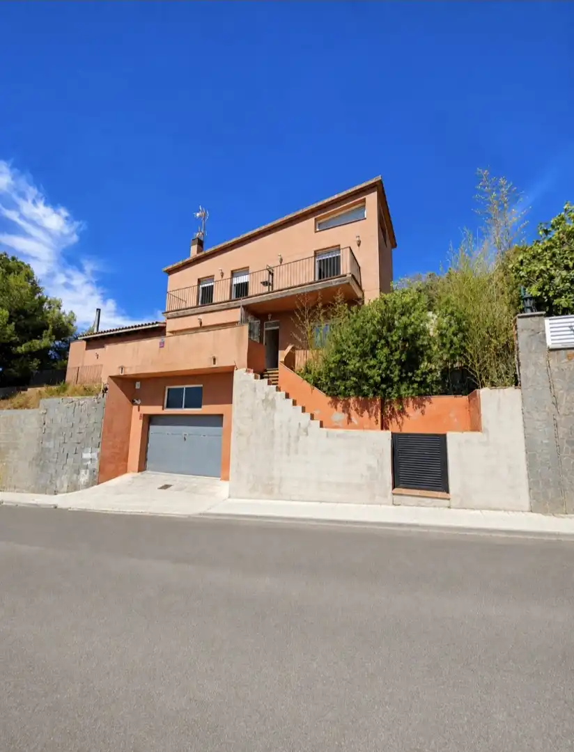 Xalet amb terrassa en venda a Sant Fost de Campsentelles