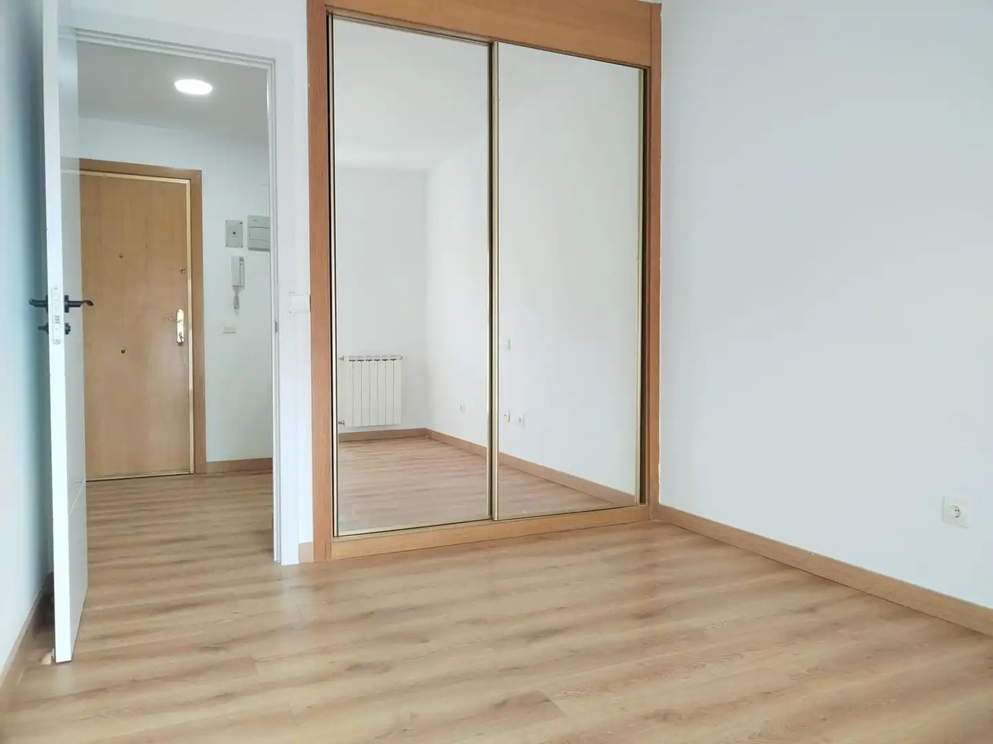 Flat for rent in Perlita