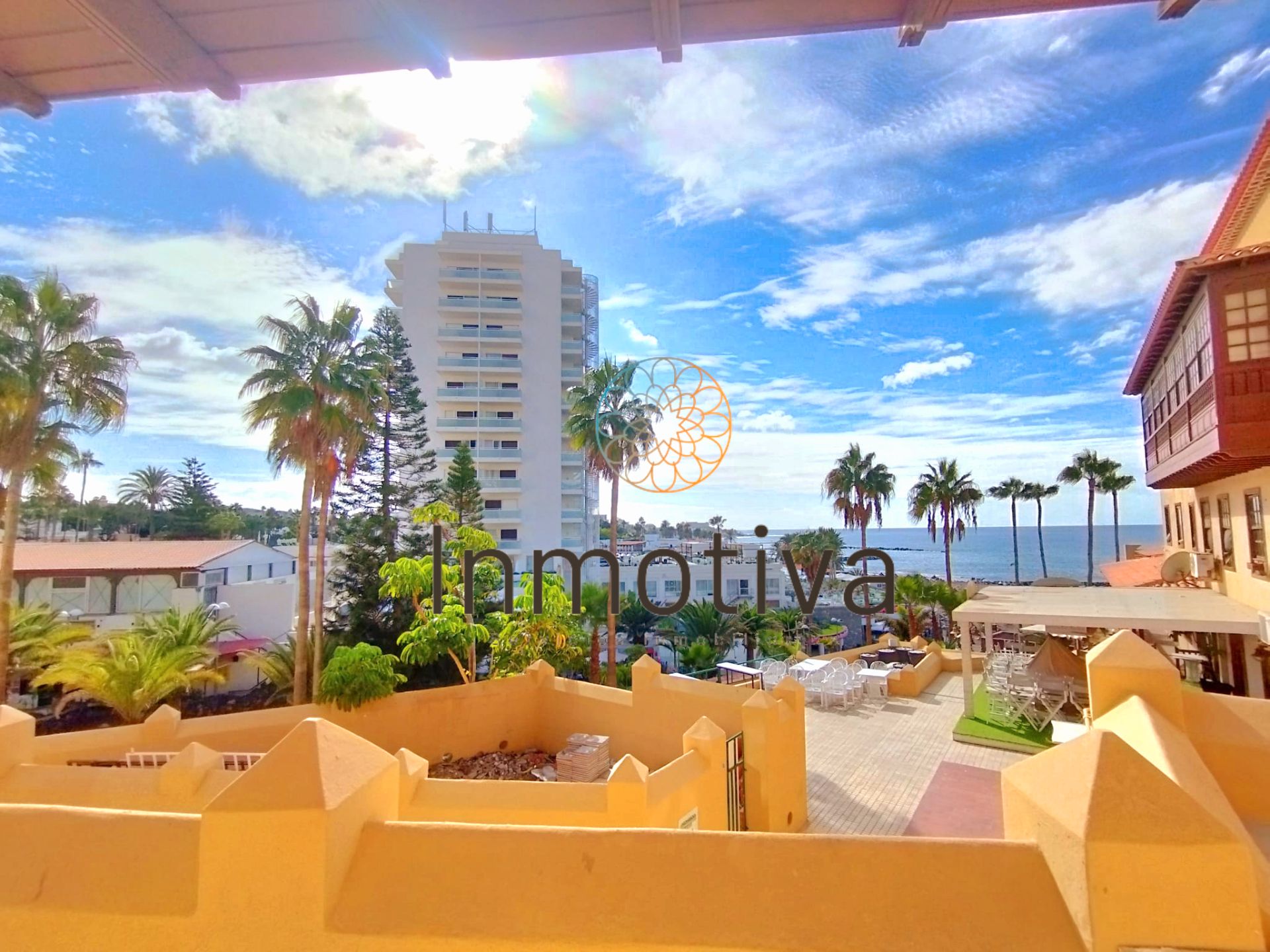 Vista exterior de Apartament en venda en Arona amb Aire condicionat, Moblat i Alarma