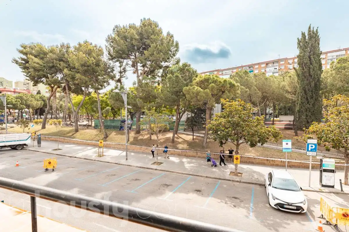Exterior view of Flat for sale in Cornellà de Llobregat  with Air Conditioner