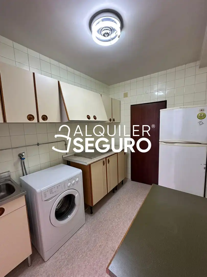 Cuina de Pis de lloguer en Fuenlabrada amb Calefacció i Terrassa